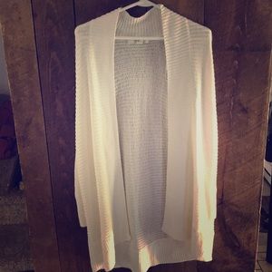 Lightweight cozy cardigan !